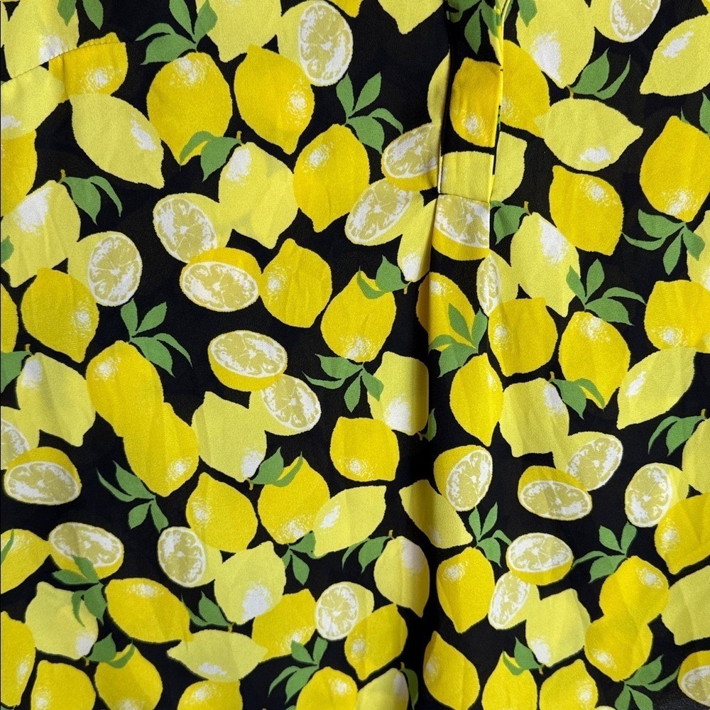 Nine West Womens Small Lemon Print Sleeveless V-Neck Blouse‎ Yellow Black Fruit - Picture 3 of 7